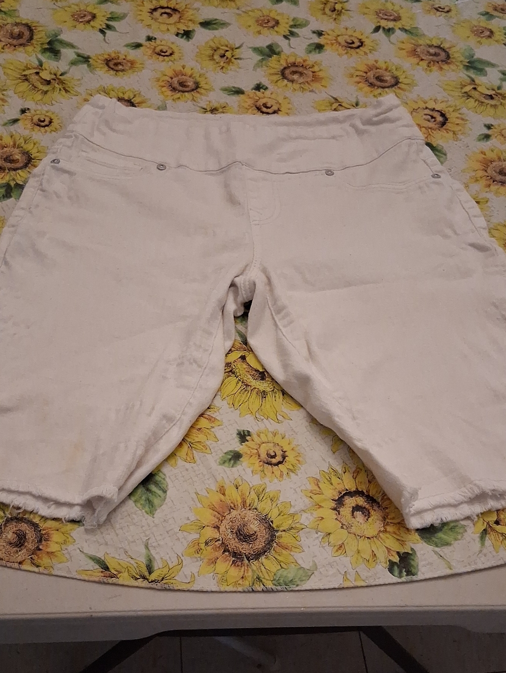 DG2 by Diane Gilman Cream Elastic-Waist Bermuda Shorts
